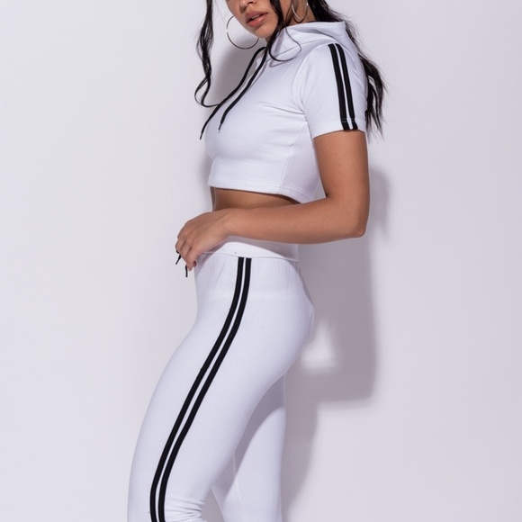 SALE! LAST 1! NWT Hooded Crop Top and Pants Set - Picture 5 of 7